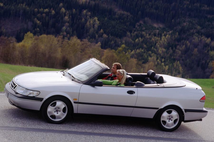  Saab 900 SE Turbo Convertible 1993 года  (фото 15 из 46)